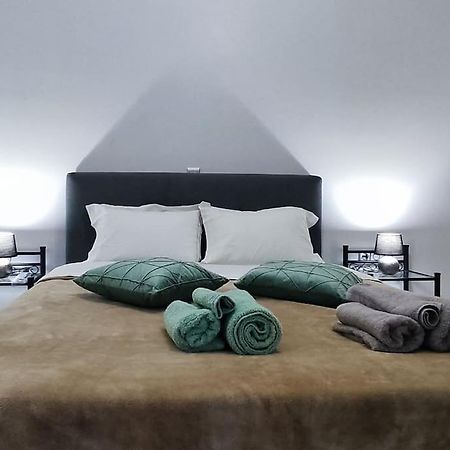 Modern Apartment In Итеа Екстериор снимка