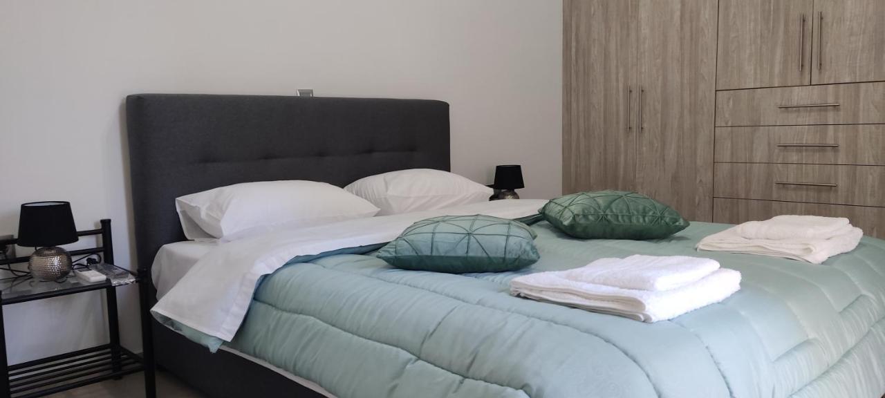 Modern Apartment In Итеа Екстериор снимка